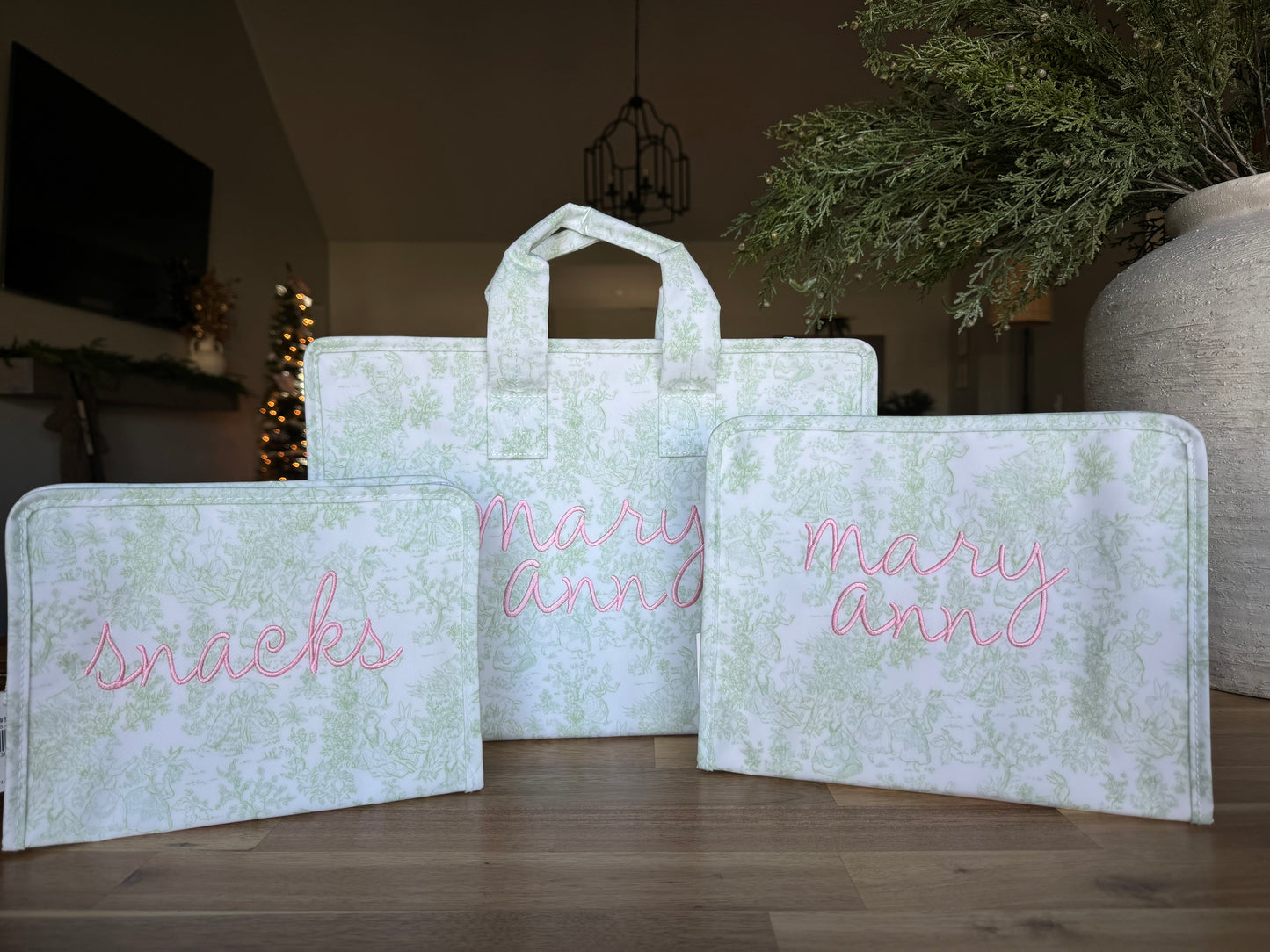 TRVL GREEN TOILE TOTE