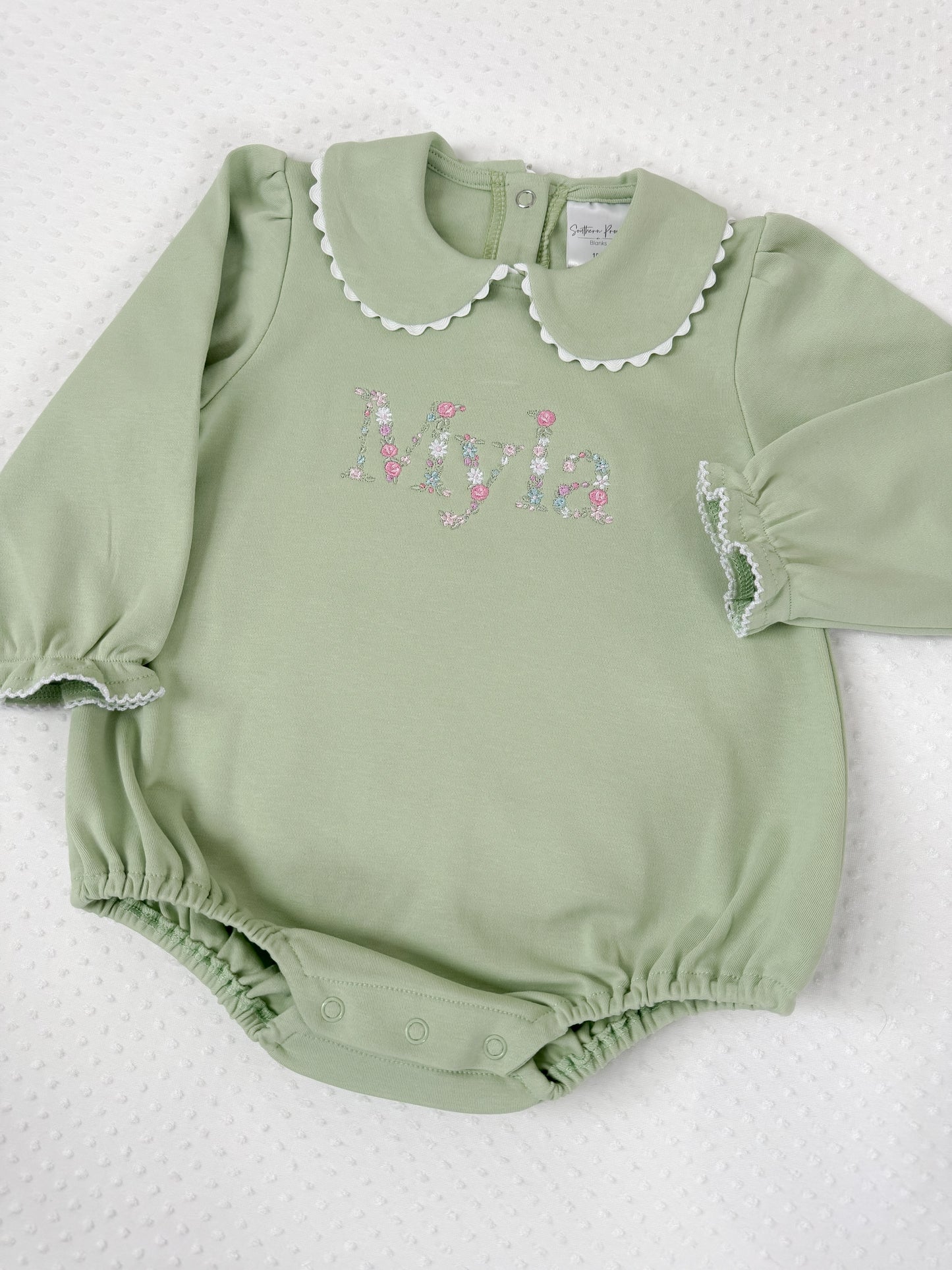 Scalloped Sage Embroidered Floral Name Bubble
