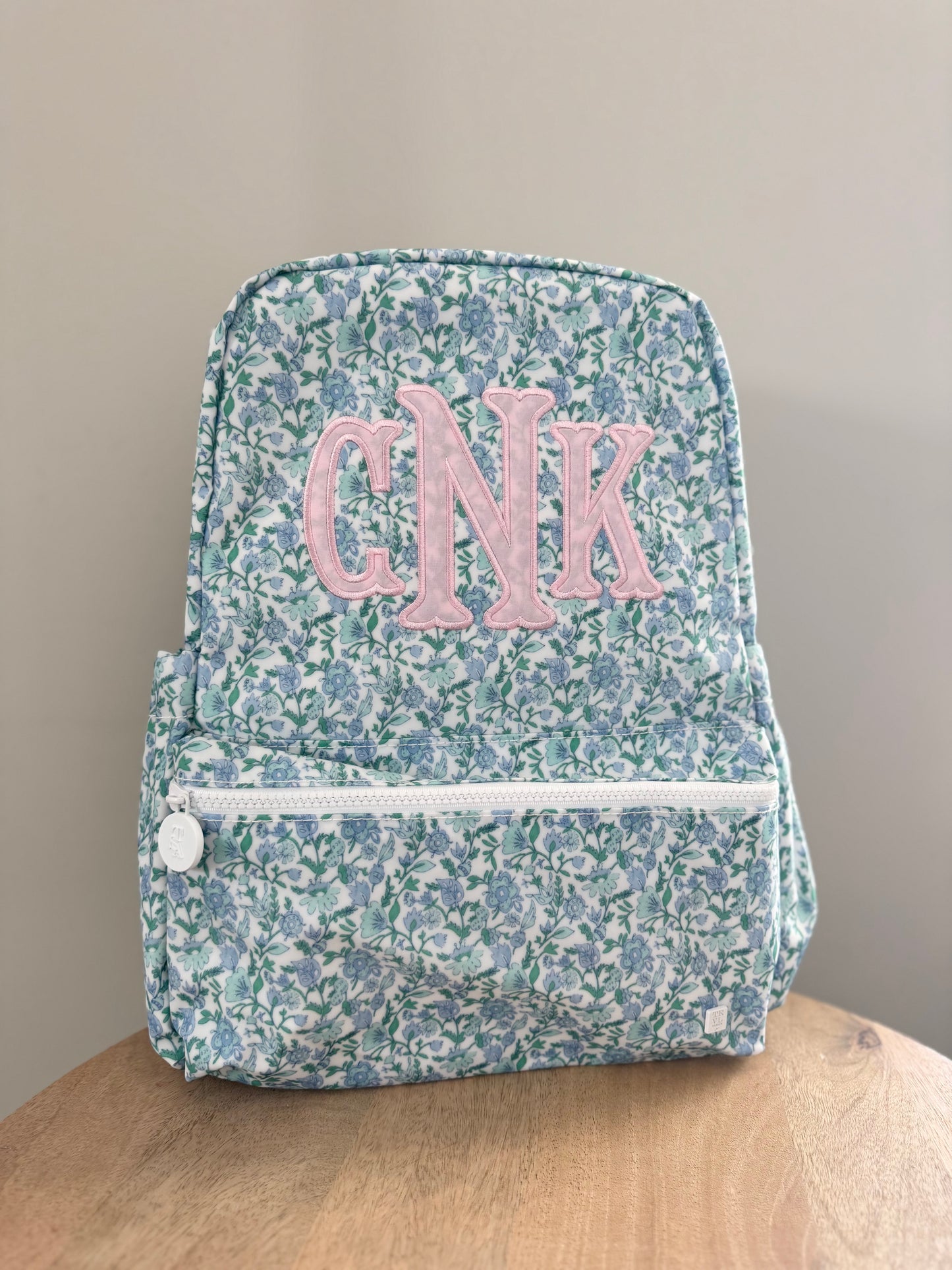 TRVL HAMPTON FLORAL BACKPACK