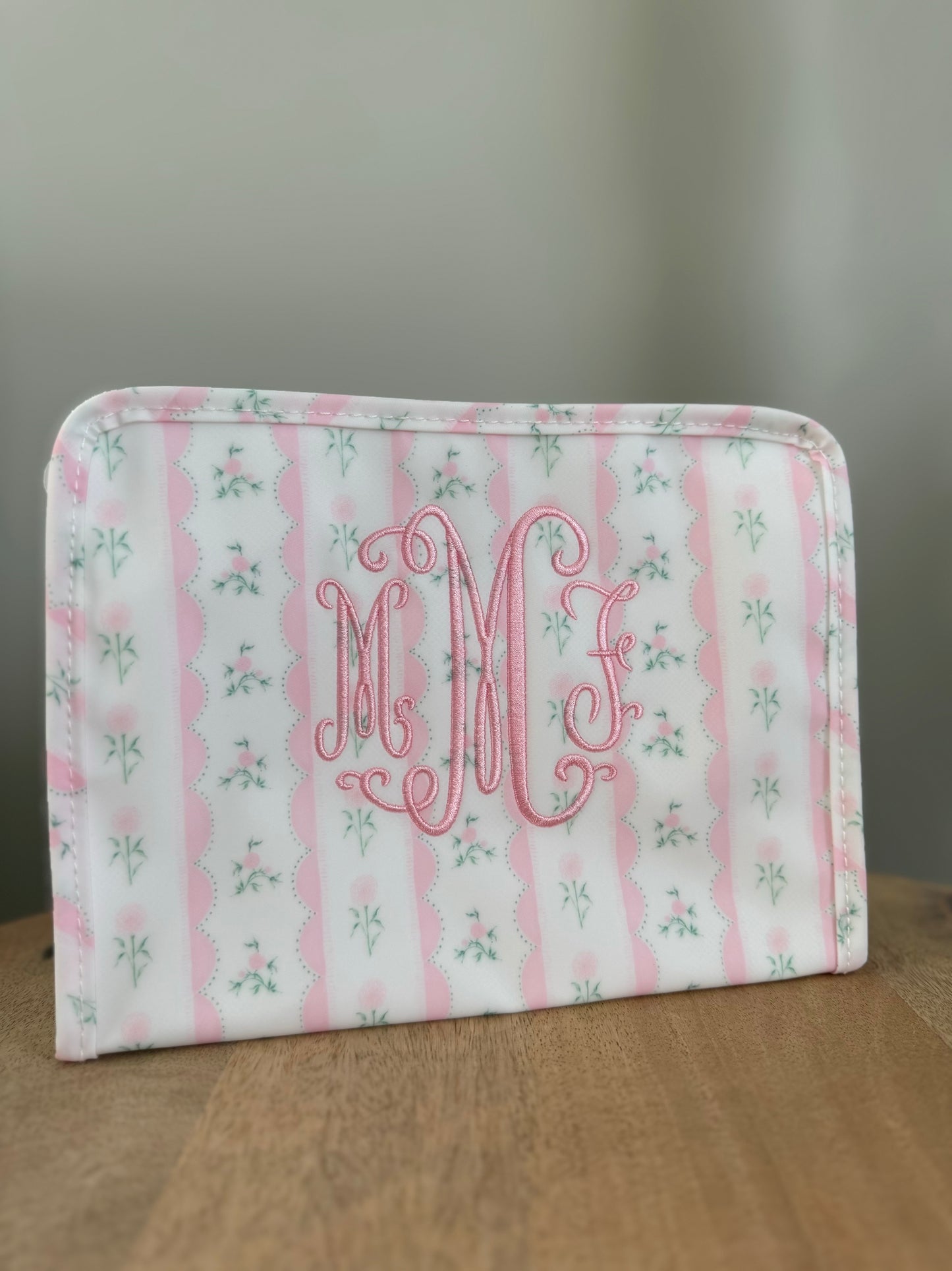 TRVL LARGE PINK FLORAL ROADIE