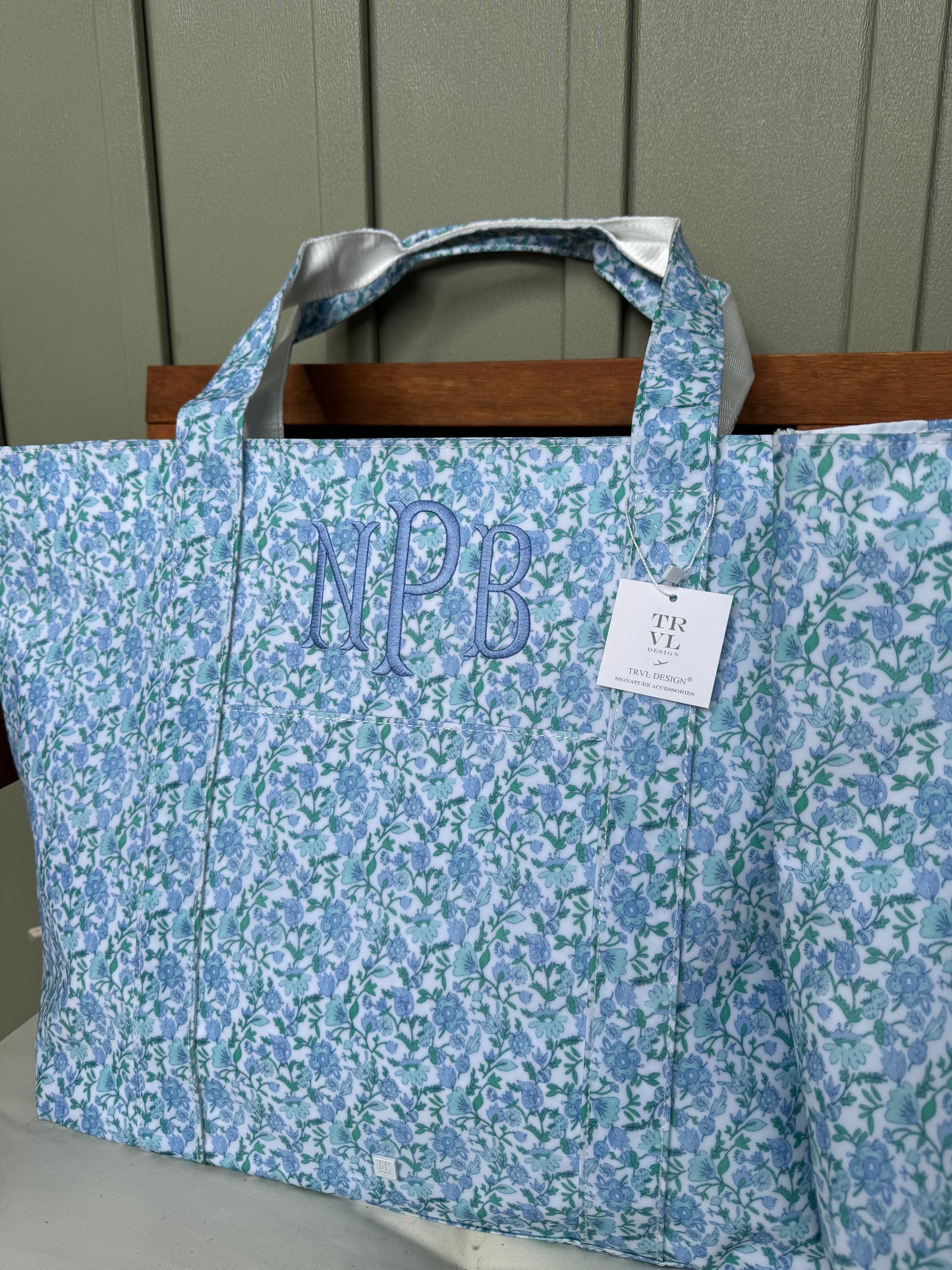 TRVL HAMPTON FLORAL JUMBO TOTE