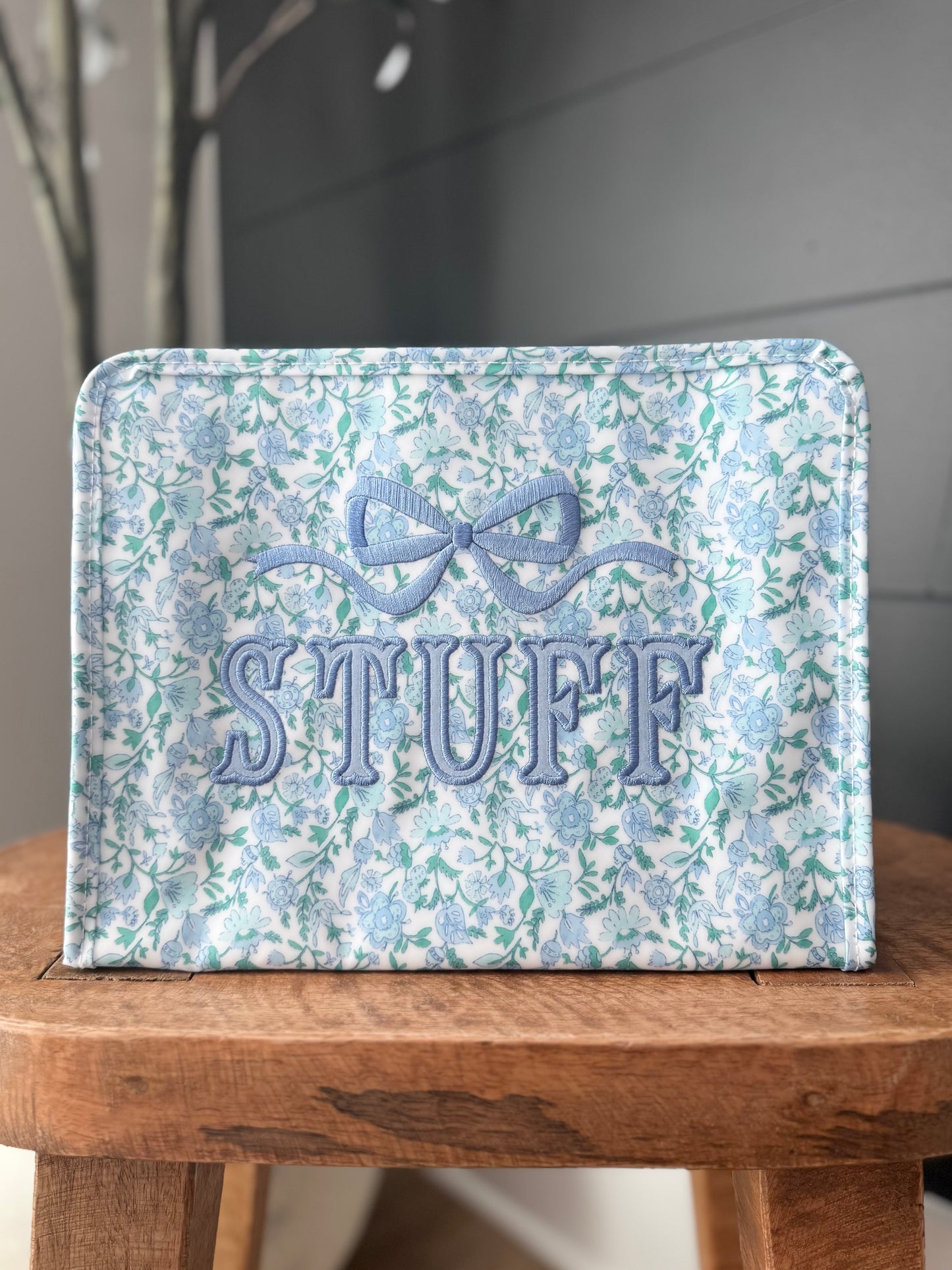 TRVL HAMPTON FLORAL LARGE ROADIE