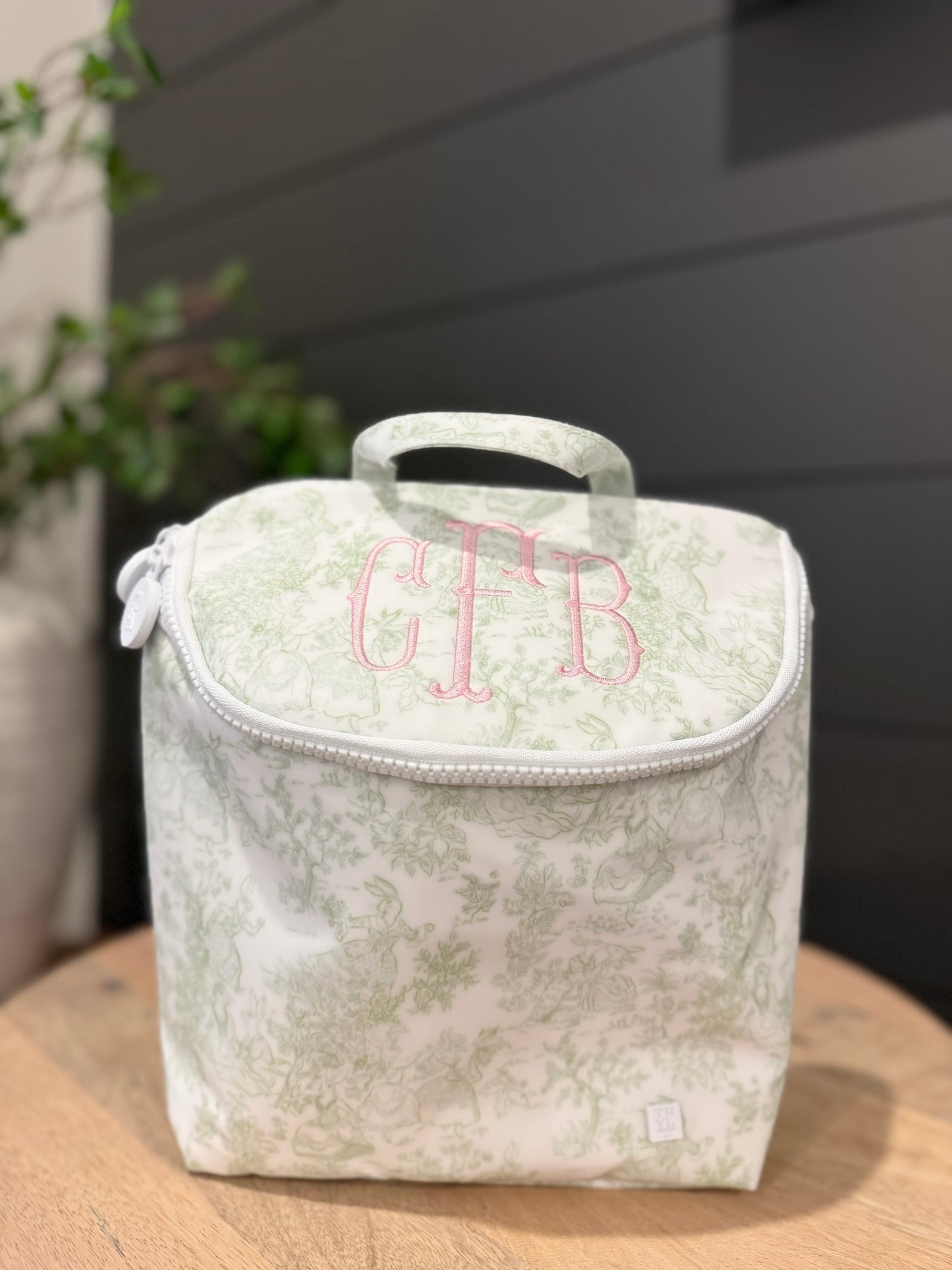 TRVL GREEN TOILE LUNCHBOX