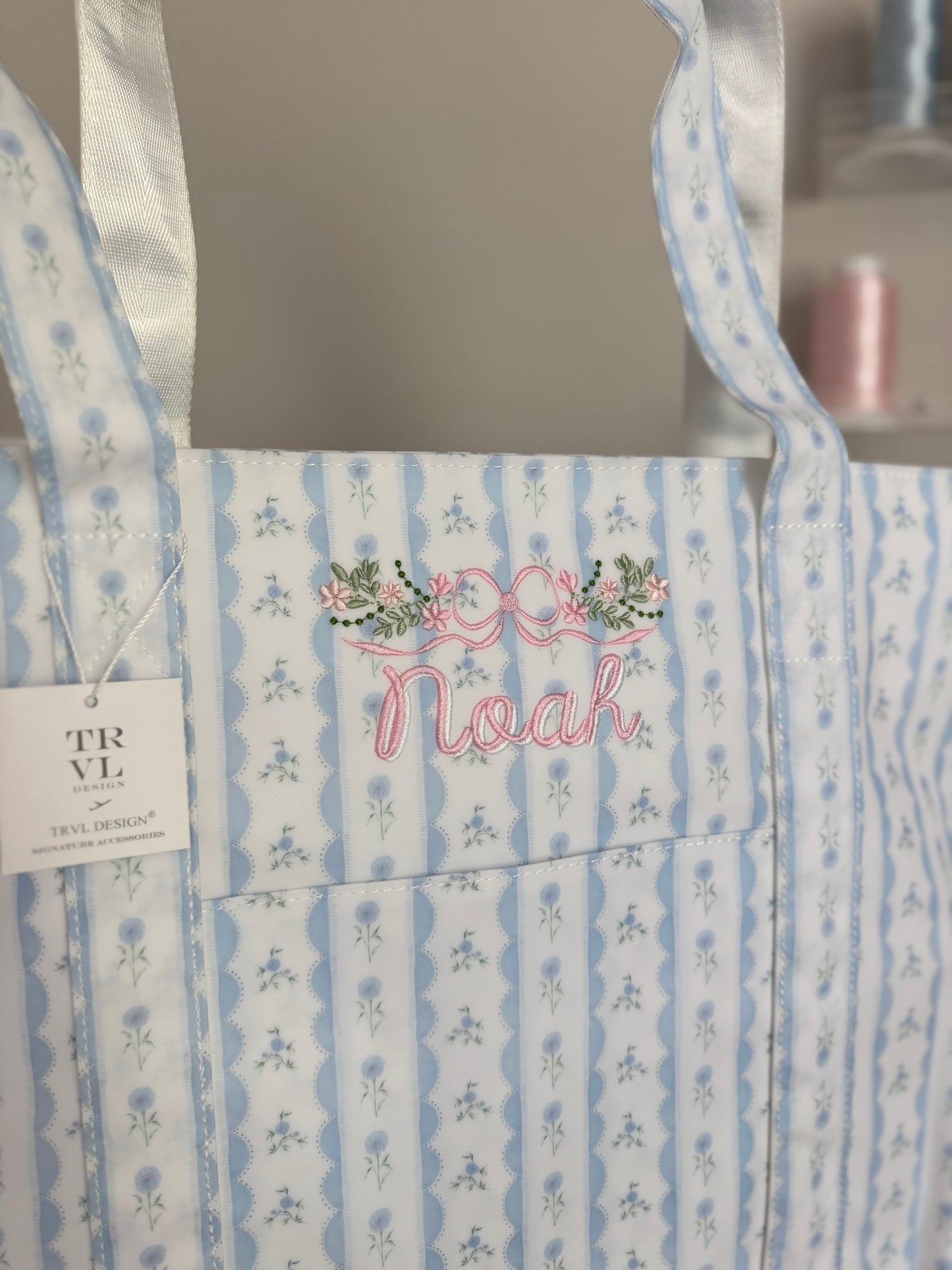 TRVL BLUE RIBBON FLORAL JUMBO TOTE