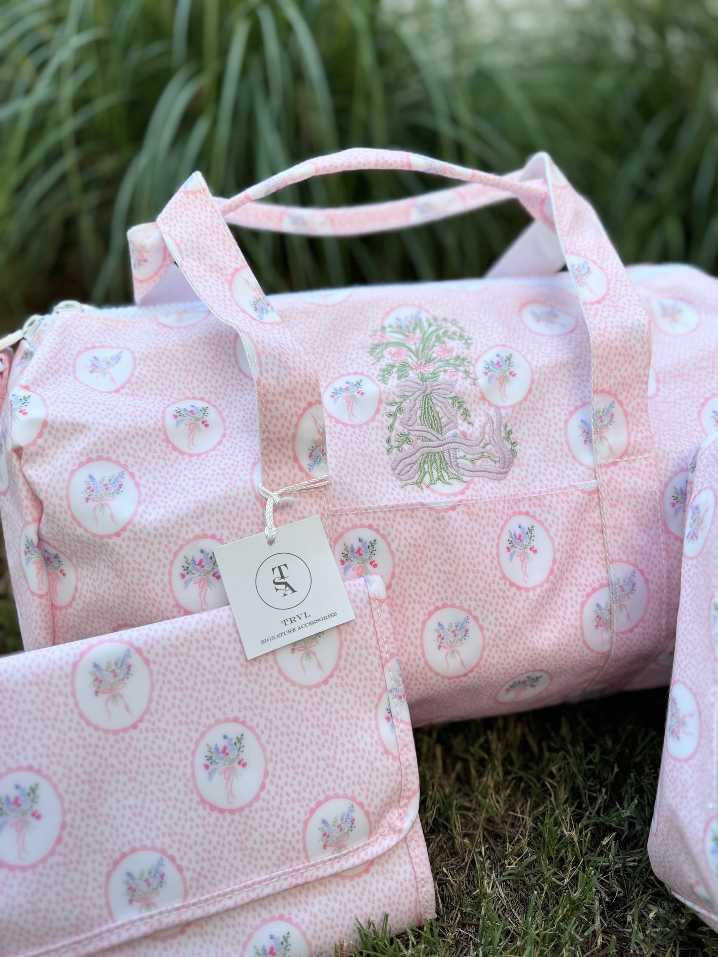 TRVL PINK MEDALLION DUFFEL