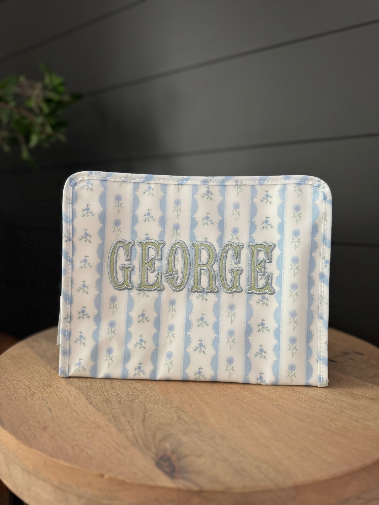 TRVL LARGE BLUE RIBBON FLORAL ROADIE