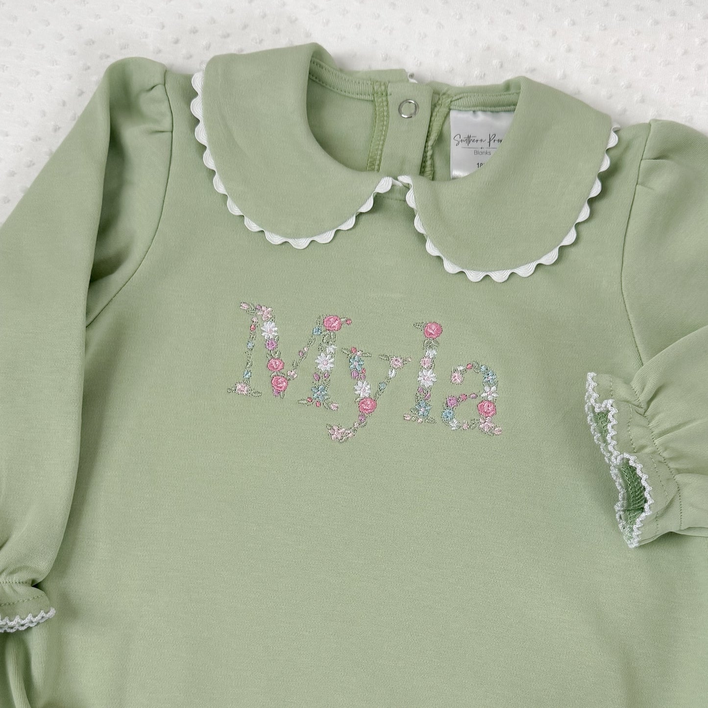Scalloped Sage Embroidered Floral Name Bubble
