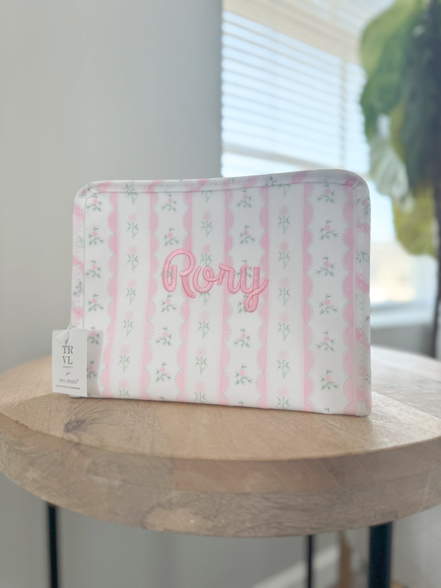 TRVL PINK FLORAL MEDIUM ROADIE