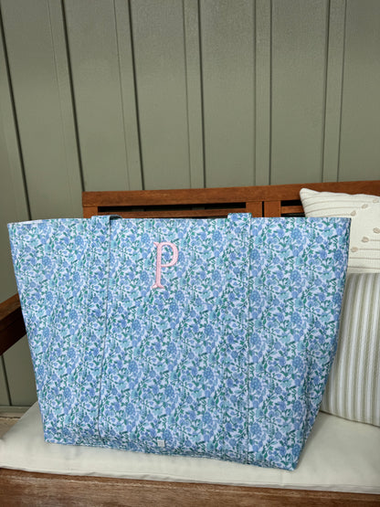 TRVL HAMPTON FLORAL JUMBO TOTE