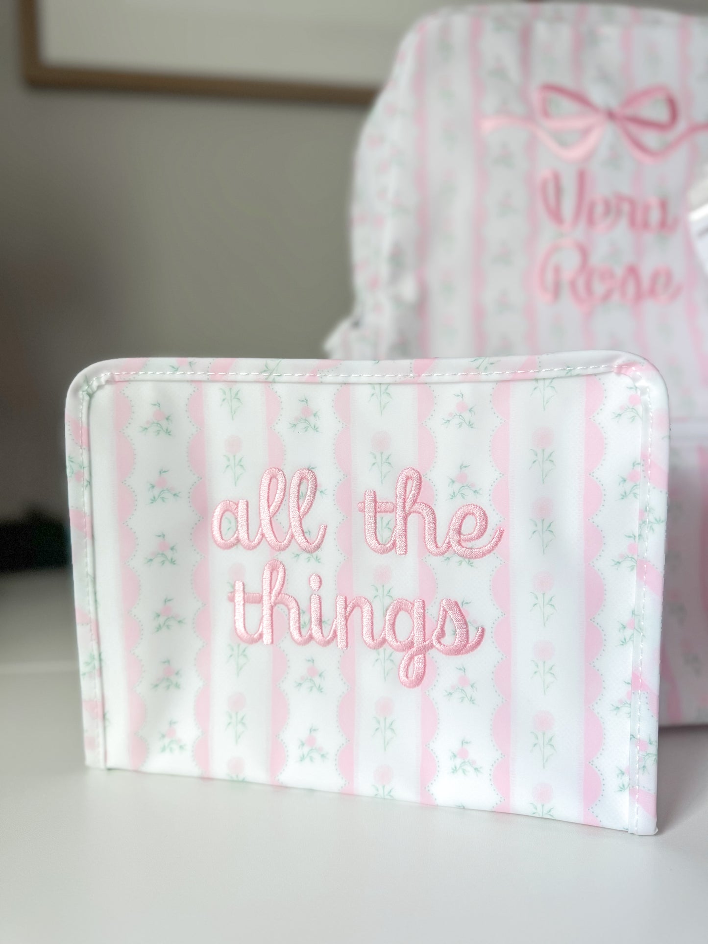 TRVL LARGE PINK RIBBON FLORAL ROADIE