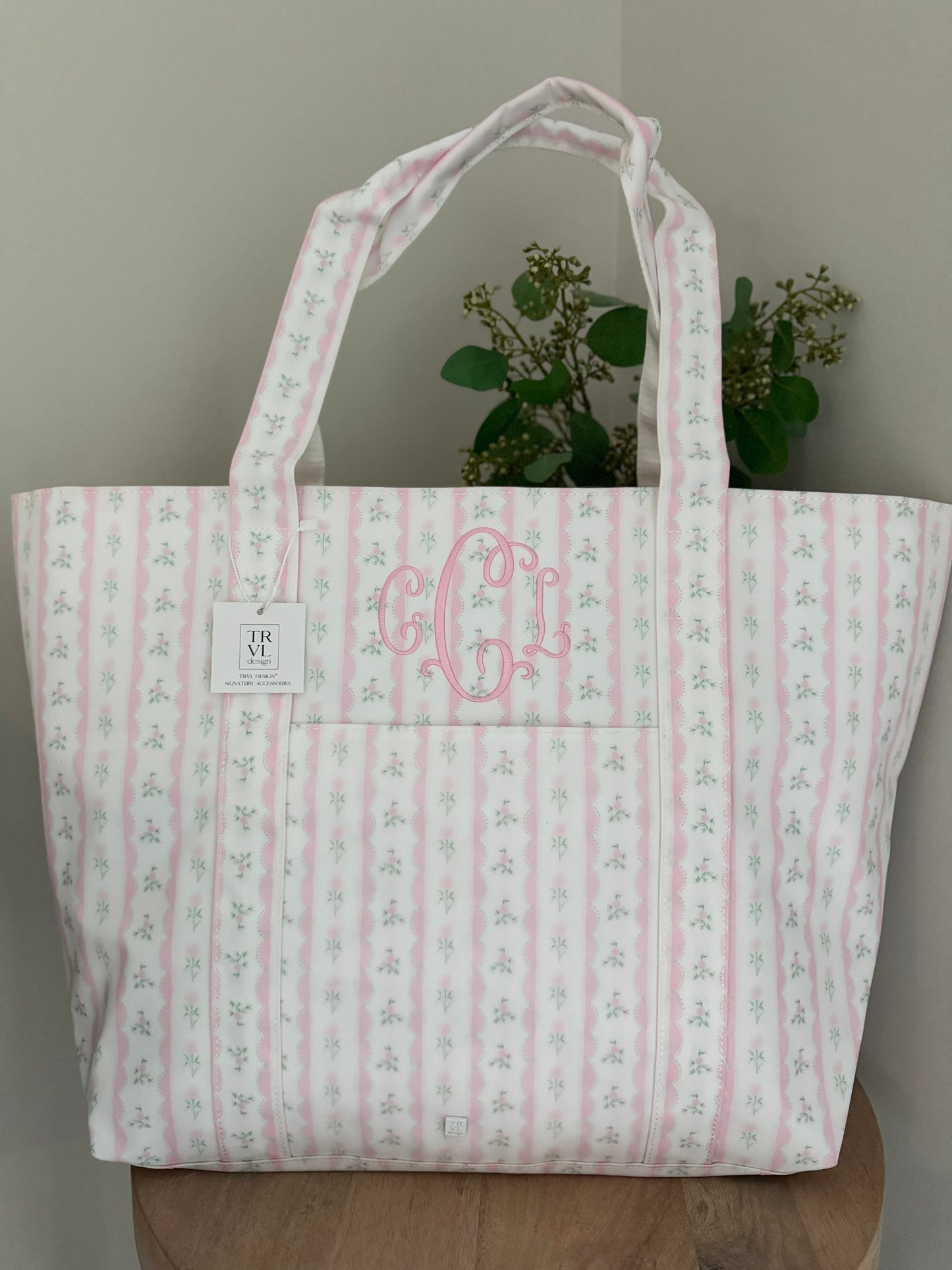 TRVL PINK RIBBON FLORAL JUMBO TOTE