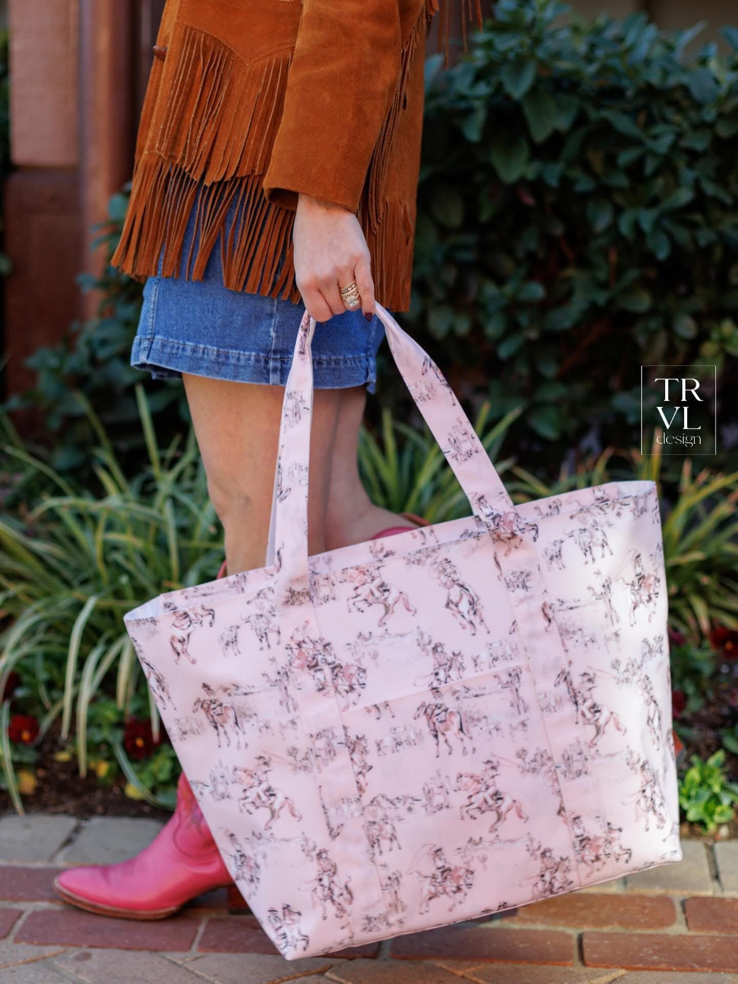 TRVL COWGIRL TOILE JUMBO TOTE