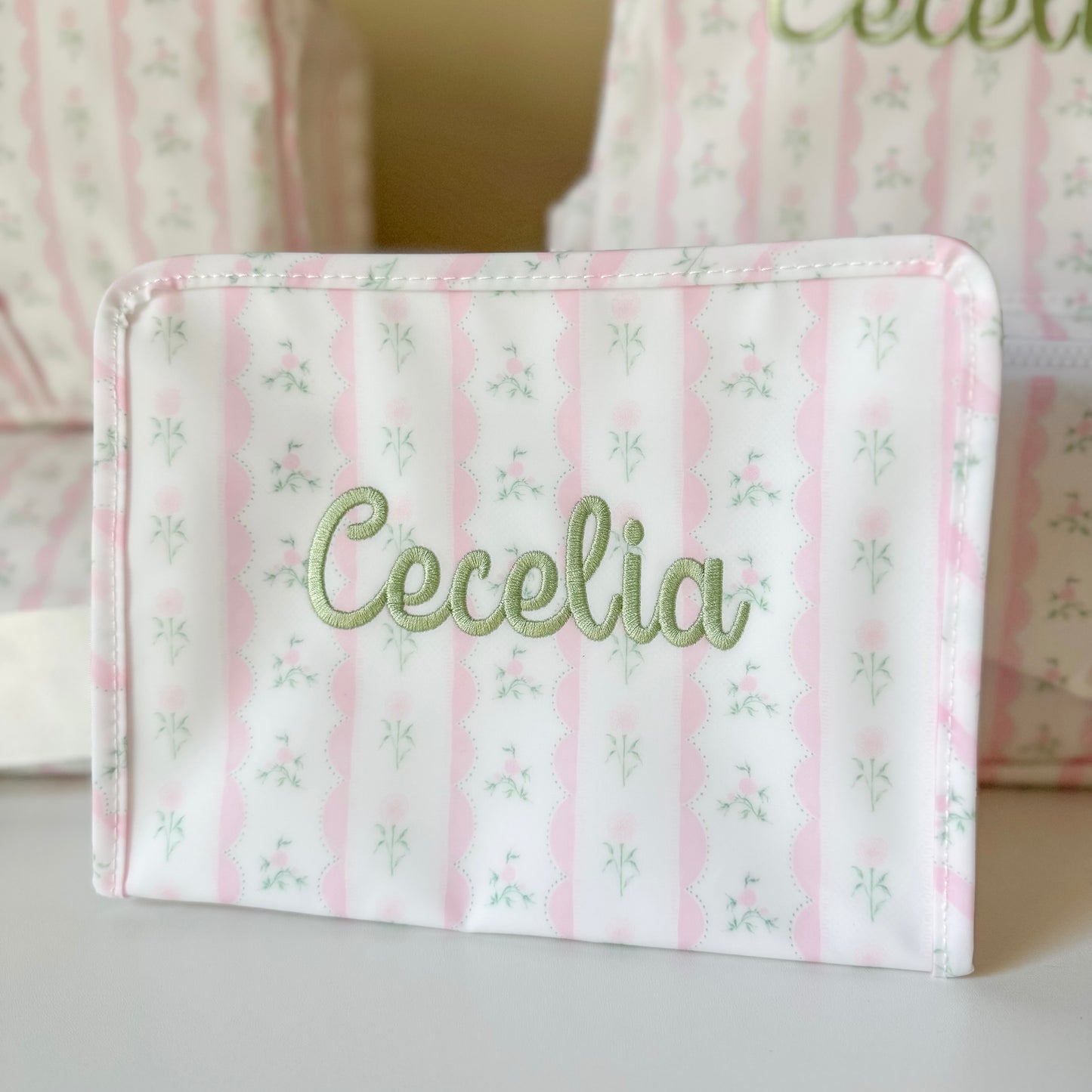 TRVL LARGE PINK RIBBON FLORAL ROADIE