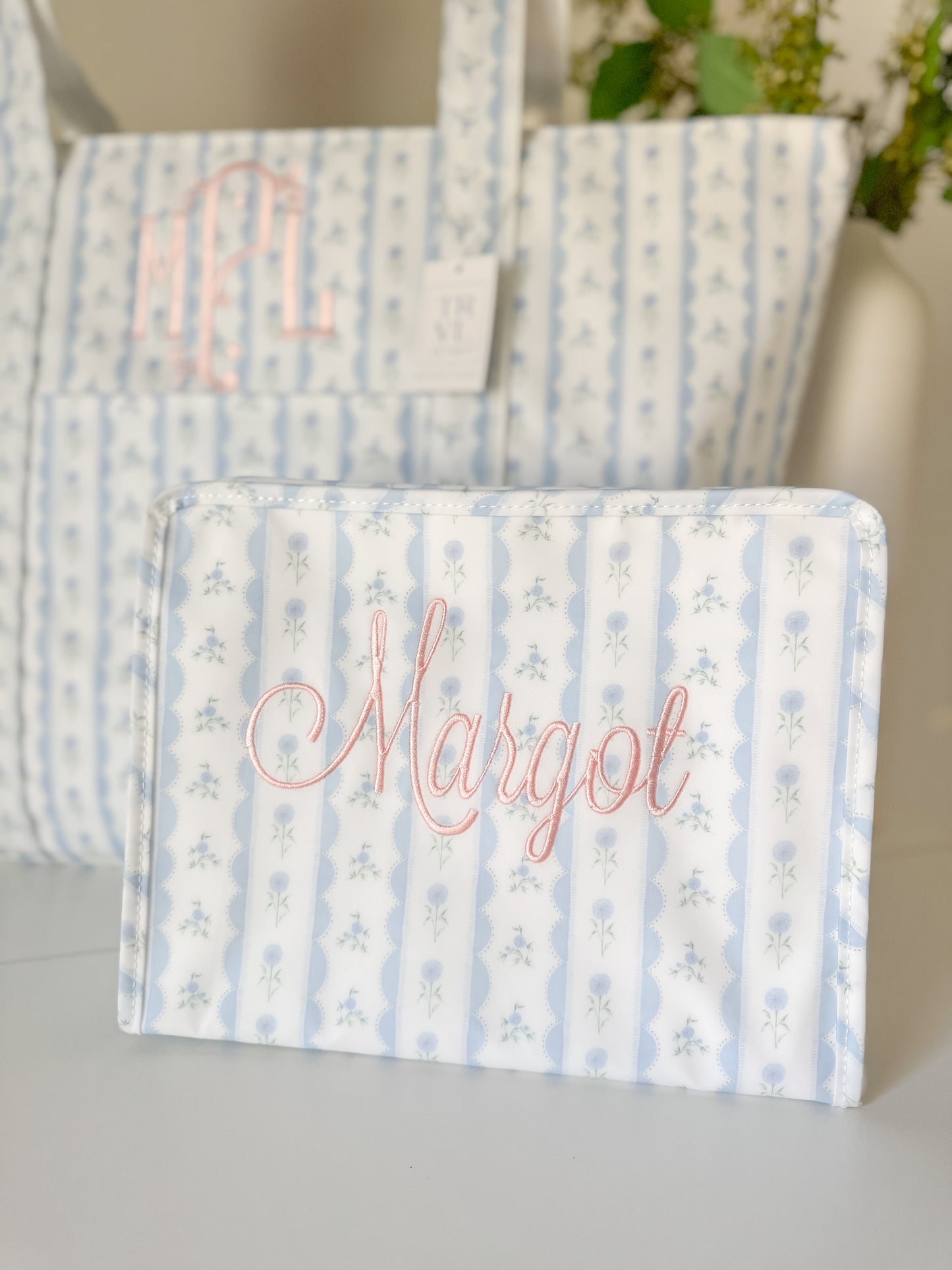 TRVL LARGE BLUE RIBBON FLORAL ROADIE