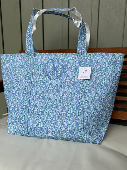 TRVL HAMPTON FLORAL JUMBO TOTE