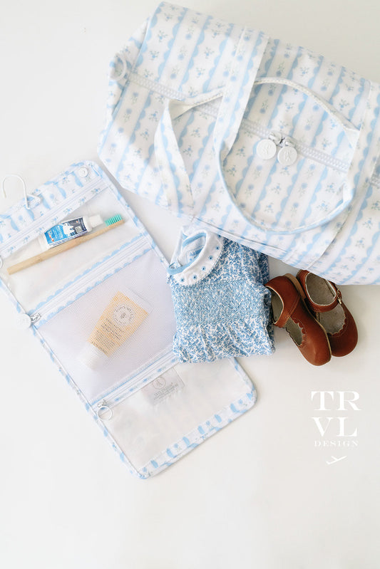 TRVL BLUE RIBBON FLORAL WEEKENDER DUFFEL